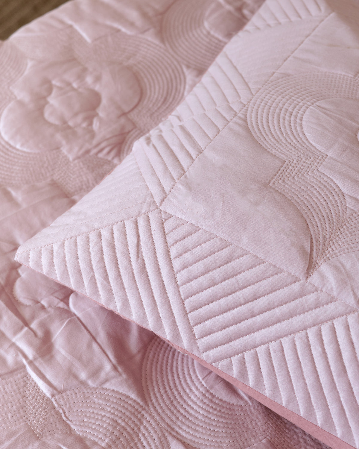 The Gulnar Royal Quilted Bedset