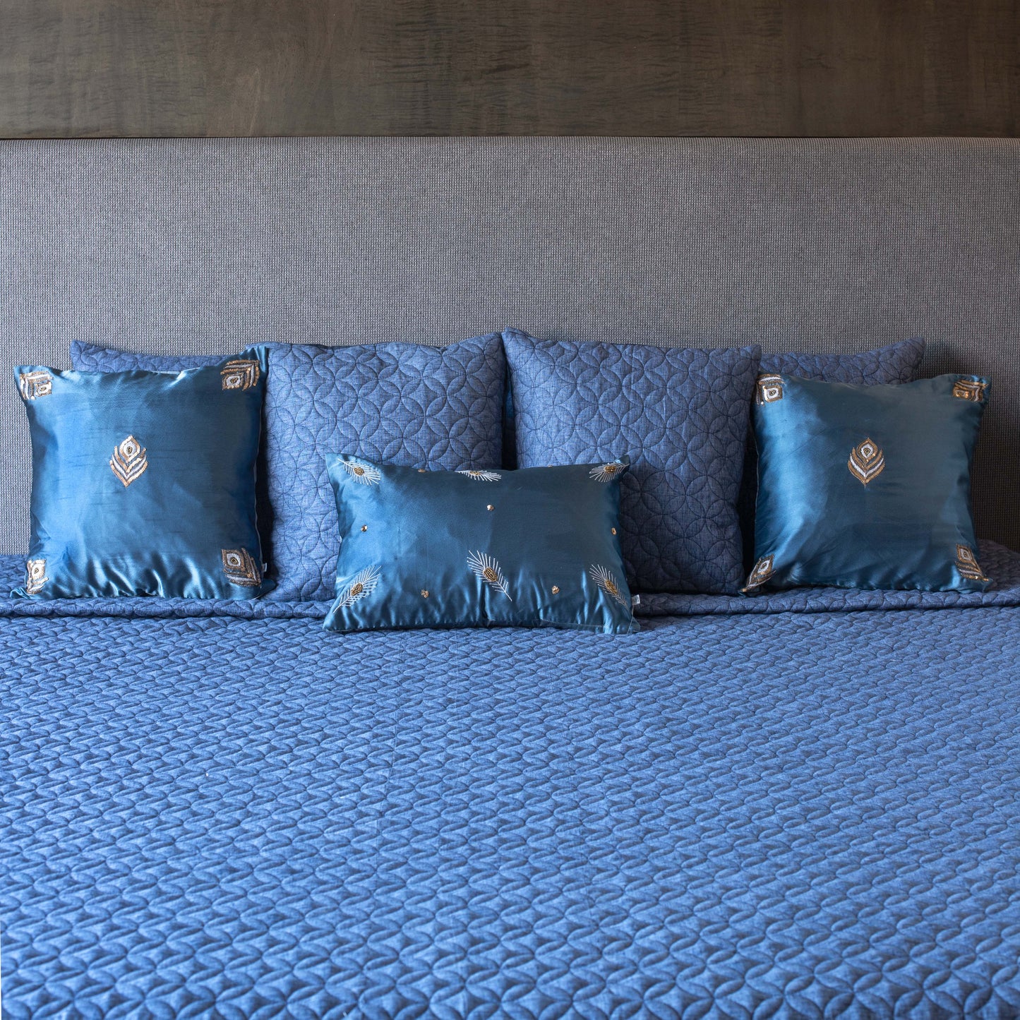 Royal Feather Design Cushion Cover