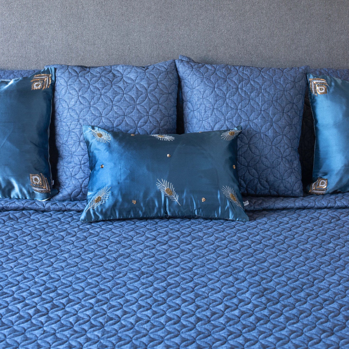 Royal Feather Design Cushion Cover