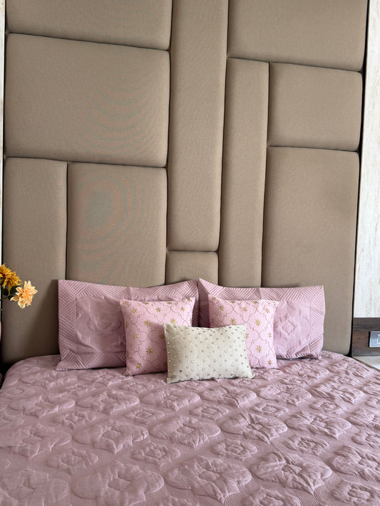 The Gulnar Royal Quilted Bedset