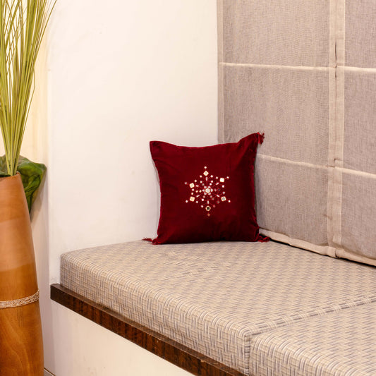 Single Snowflake Design Cushion Cover